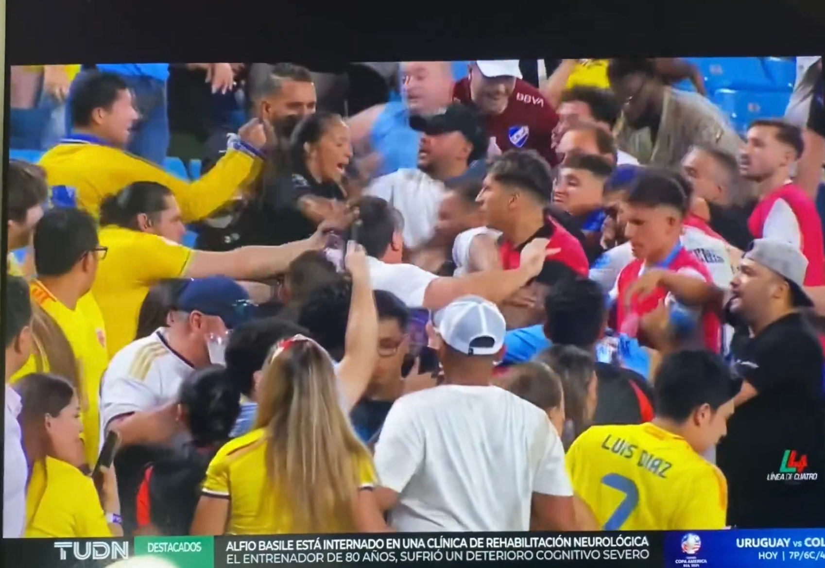 Viral! Usai Kalah di Copa America, Pemain Uruguay Terlibat Adu Jotos dengan Pendukung Kolombia di Tribun