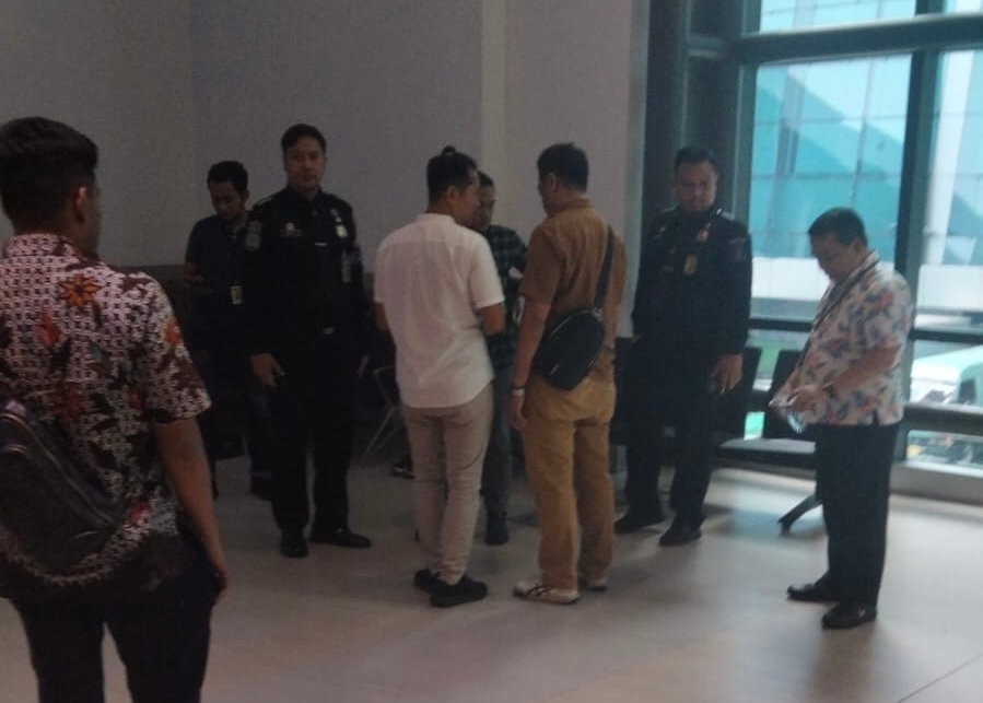 Tim Kejagung Tangkap Anggota DPR Fraksi Nasdem Ujang Iskandar