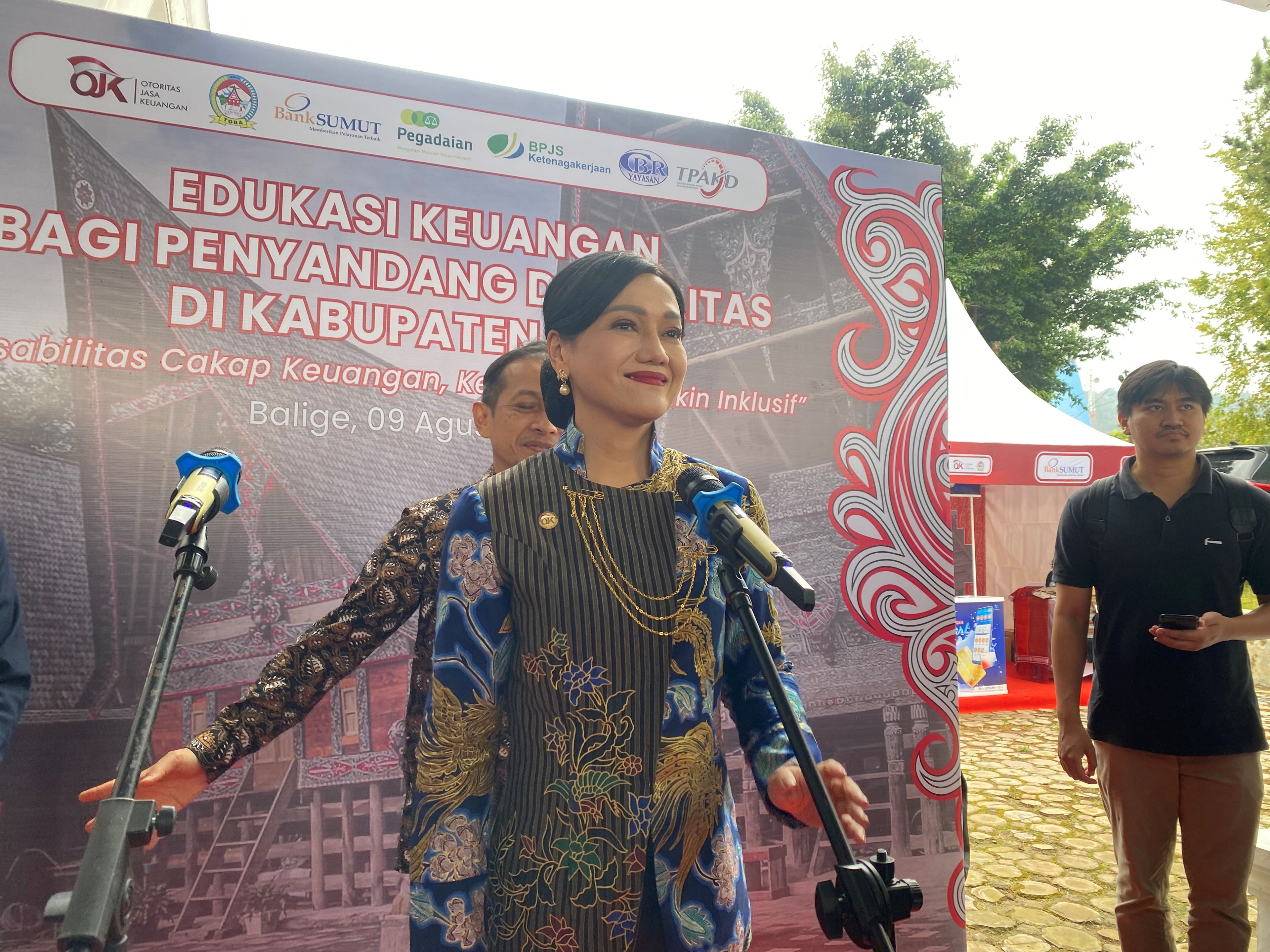OJK Gelar Edukasi Keuangan ke Penyandang Disabilitas di Toba