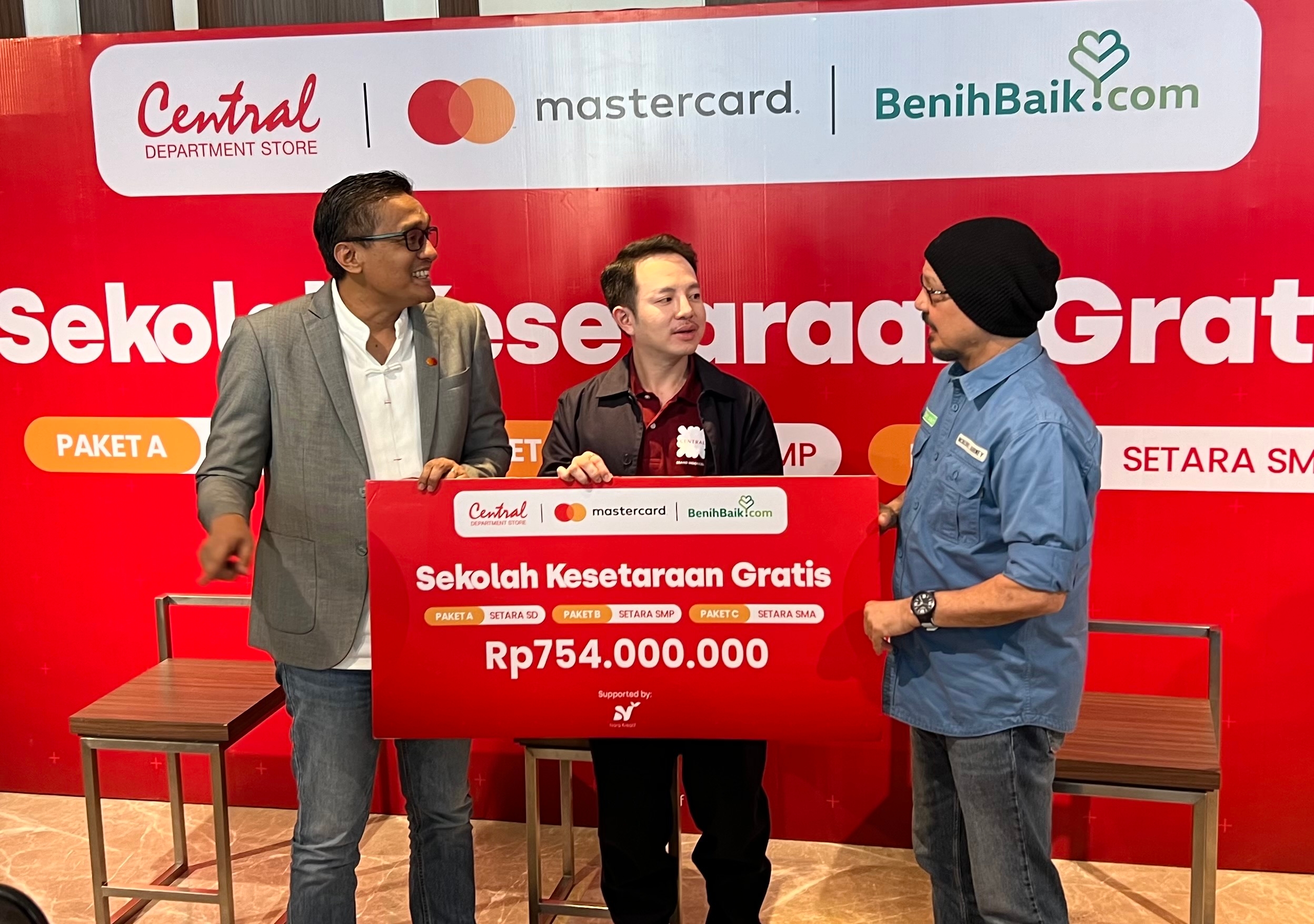 Mastercard, Central Department Store, dan BenihBaik Galang Dana Rp750 Juta untuk Sekolah Kesetaraan Gratis