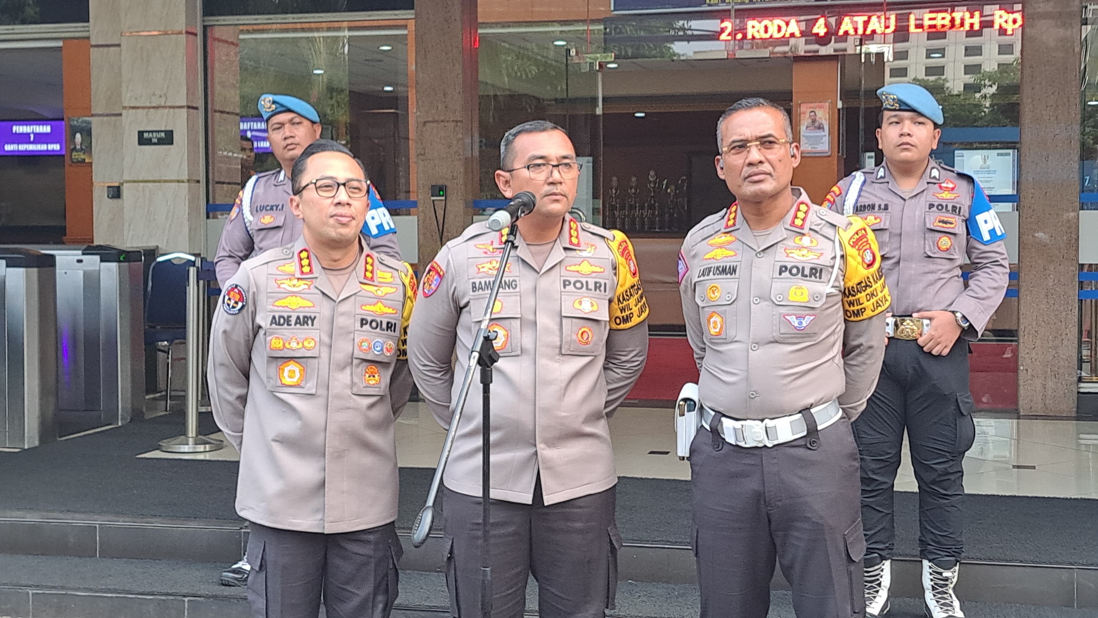 Polisi Usut Dugaan Pungli di Samsat Bekasi, Oknum Petugas Dihukum Patsus