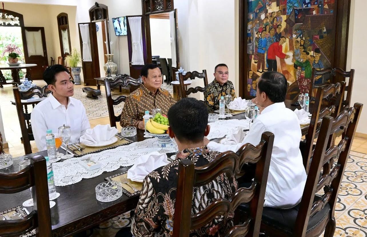 Prabowo dan Gibran Kunjungi Kediaman Jokowi di Solo, Bahas Apa?