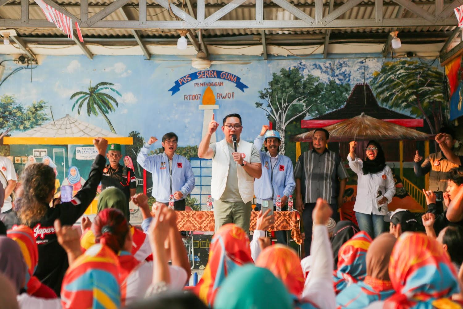 Ridwan Kamil Blusukan di Pengadegan: Serap Aspirasi Warga dan Janji Perbaikan Lingkungan