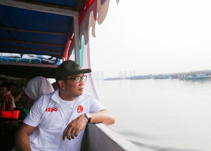 Jawab Tantangan Warga, Ridwan Kamil Blusukan ke Kepulauan Seribu Naik Kapal Tradisional