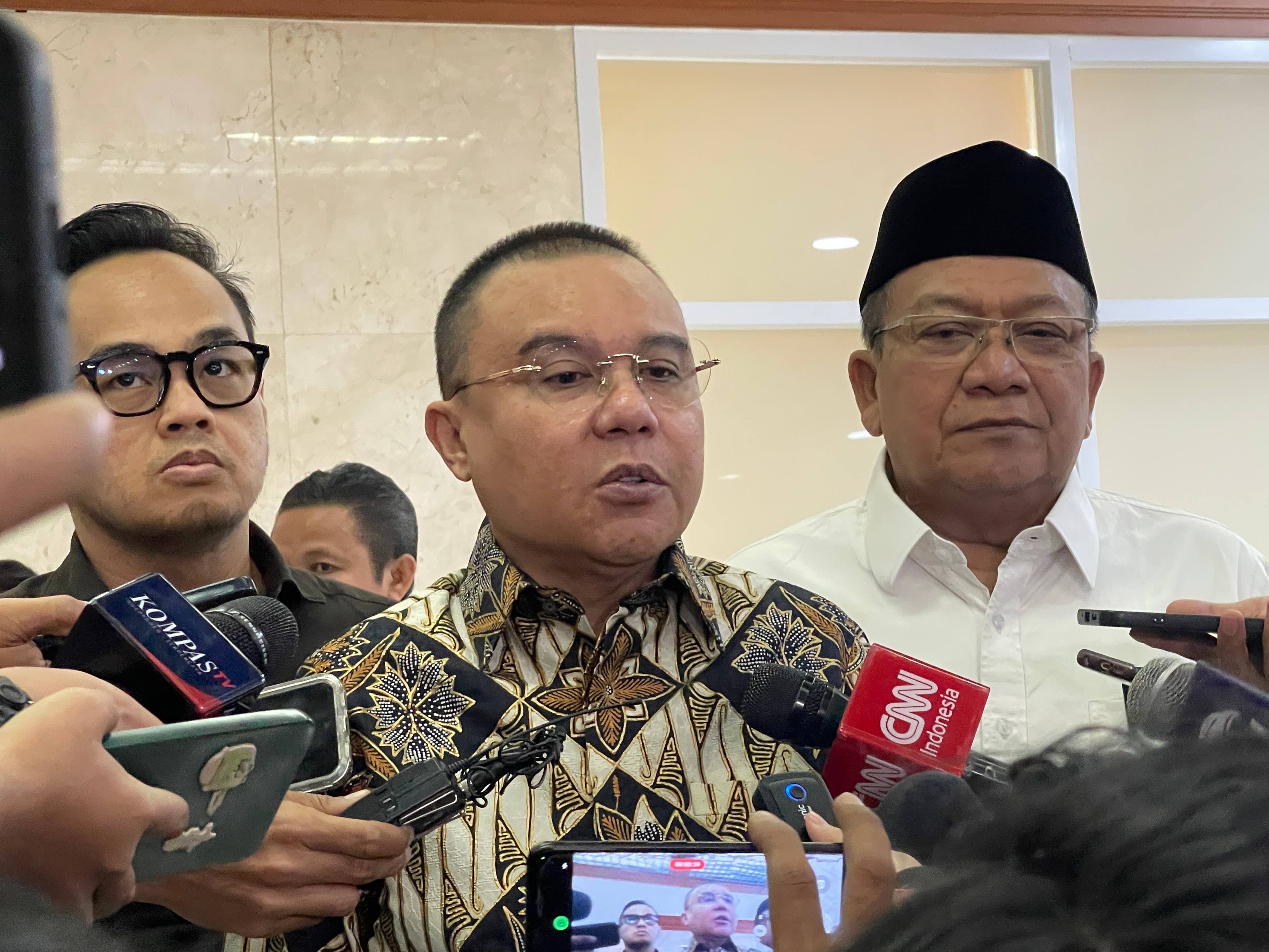 Jokowi Puji Kinerja 100 Hari Prabowo-Gibran, Dasco: Pemerintah On The Track