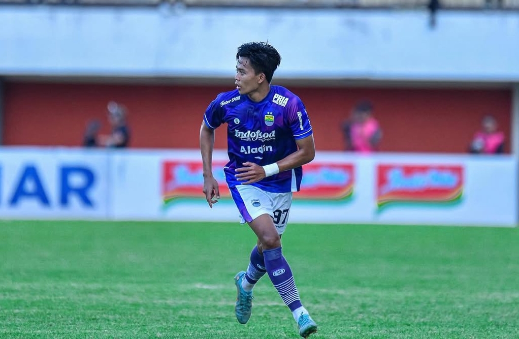 Edo Febriansah Jadi Raja Tekel Liga 1, Bantu Persib Kokoh di Puncak Klasemen