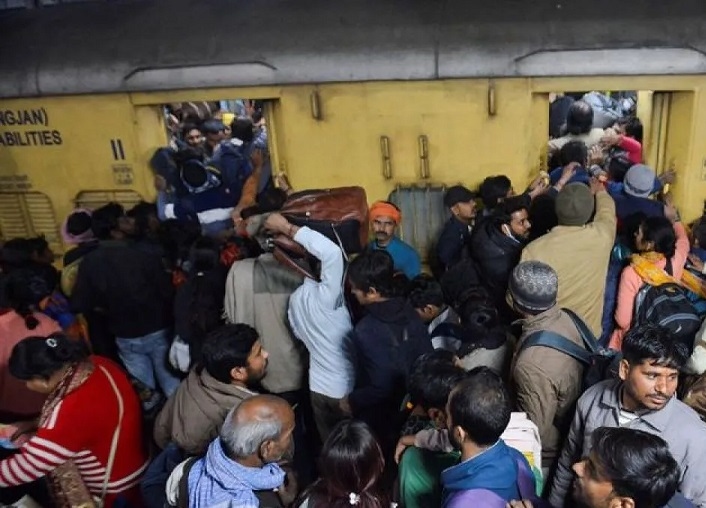 18 Orang Tewas dan 11 Lainnya Terluka Akibat Insiden Desak-desakan di Stasiun New Delhi