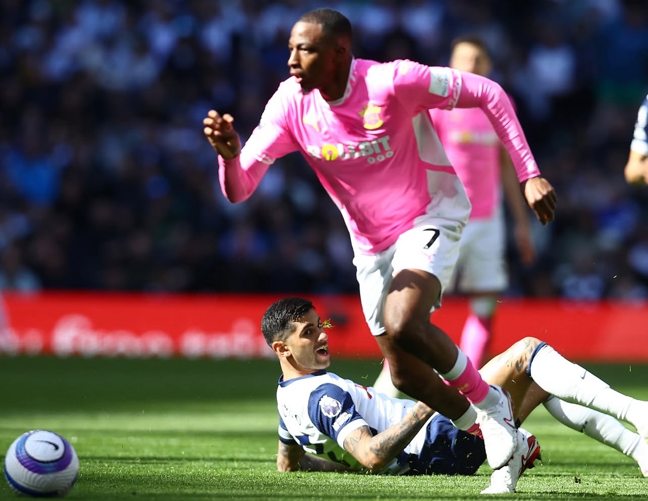 Ditekuk Tottenham 3-1, Southampton Jadi Tim Pertama yang Terdegradasi ke Divisi Championship