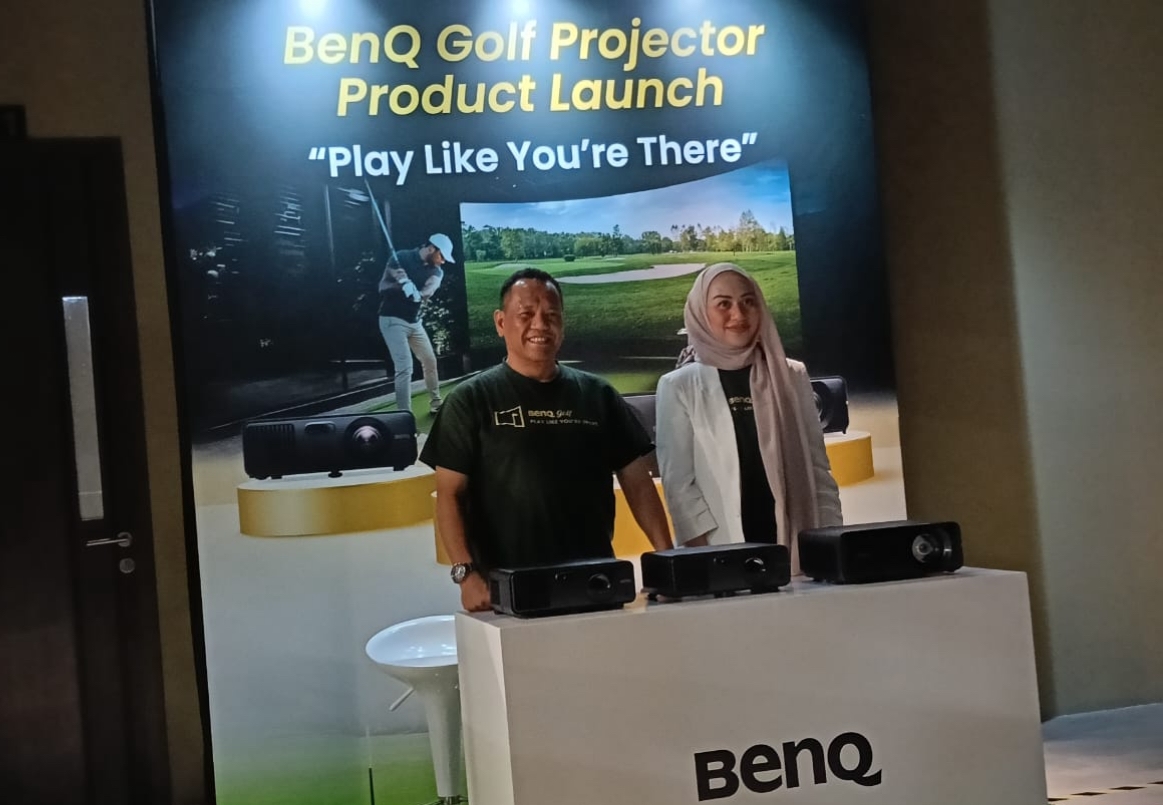 BenQ Hadirkan Lapangan Golf ke Rumah Lewat Proyektor Simulasi AK700ST