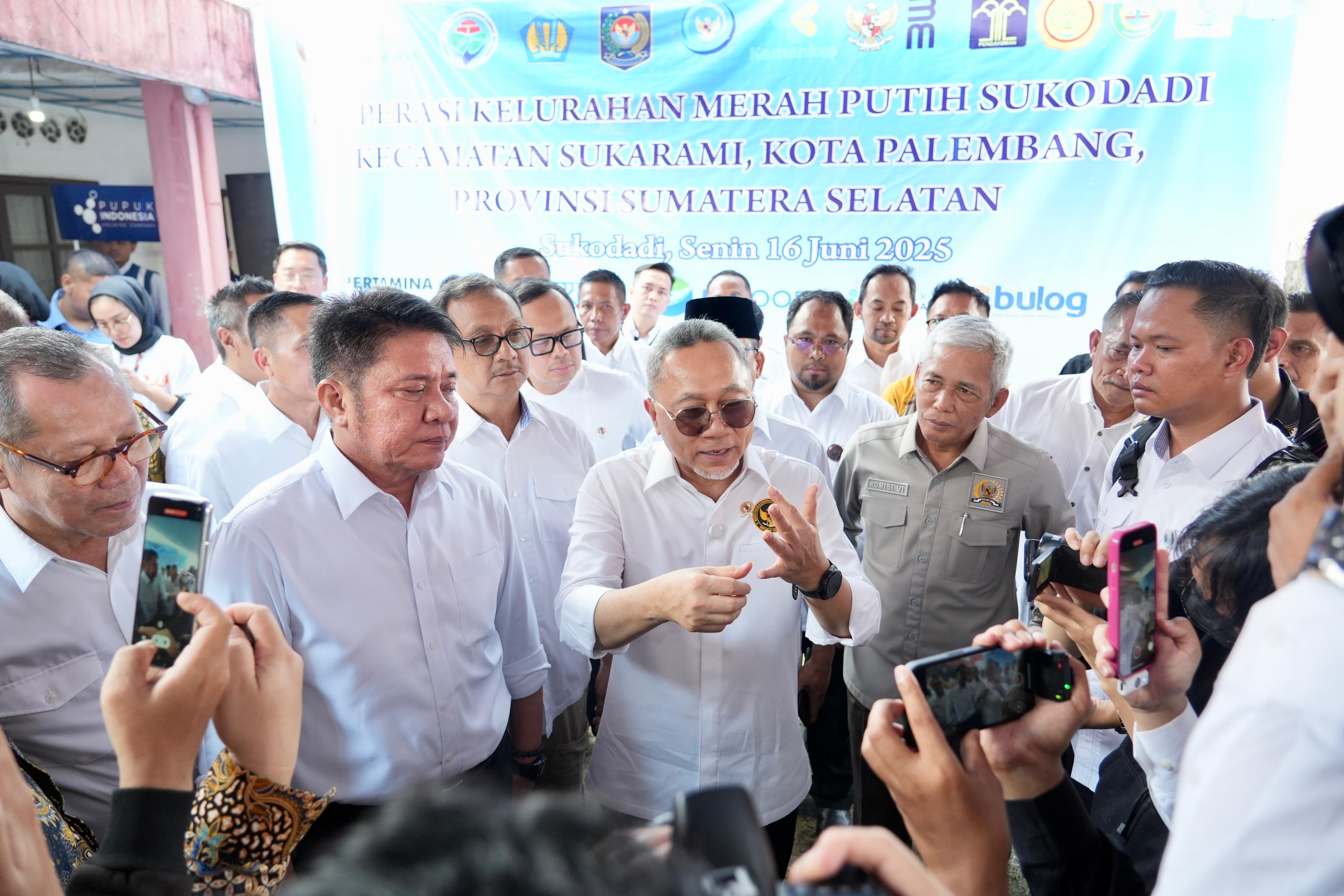 Zulhas Dorong Koperasi Desa di Pesantren Jadi Motor Ekonomi Rakyat
