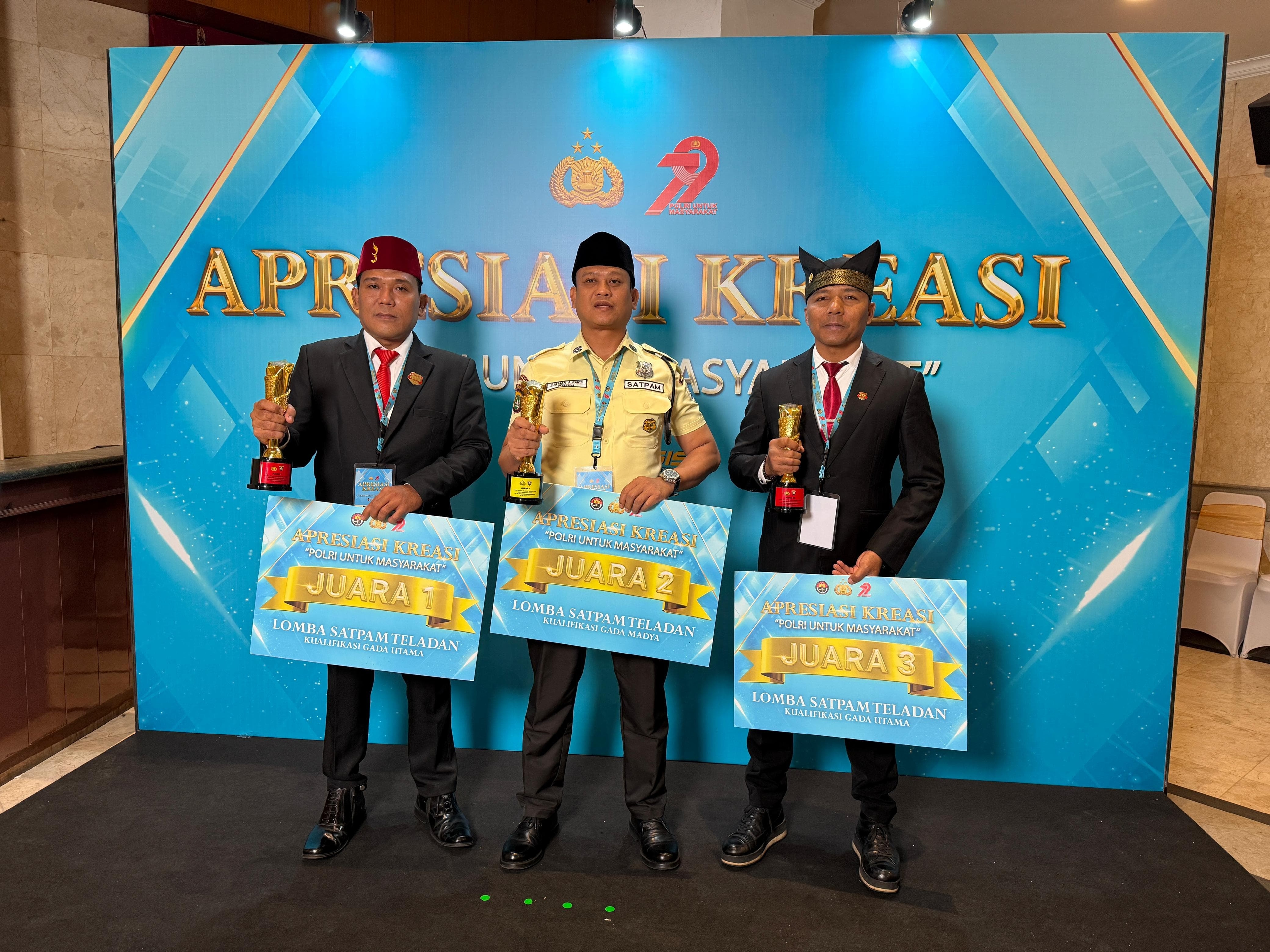 3 Satpam PKSS Raih Penghargaan Teladan di Peringatan Hari Bhayangkara ke-79