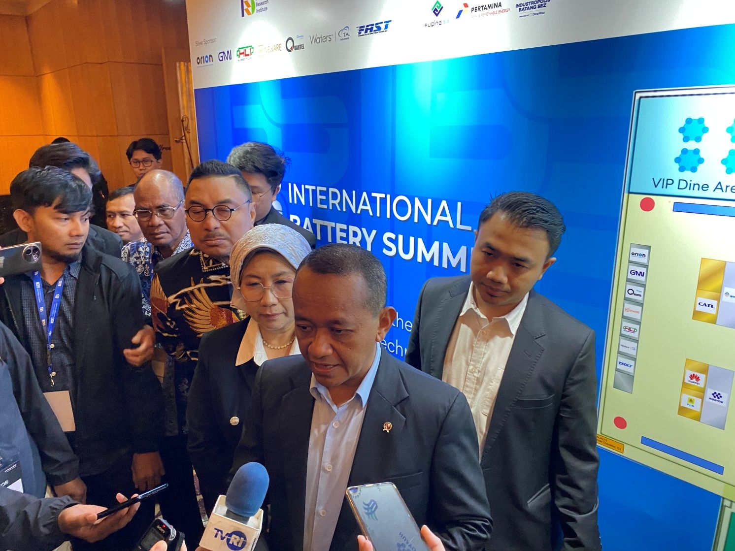 Belum Diproduksi Lokal, Bahlil Berencana Impor Lithium dari Australia