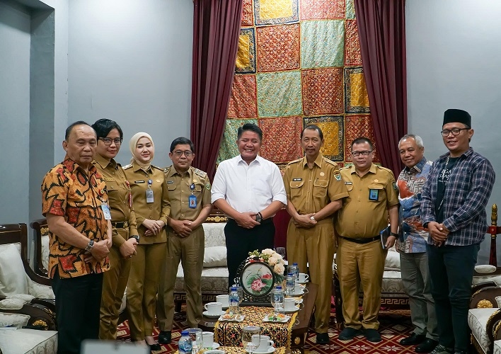Gubernur Herman Deru Pastikan Dukungan Penuh untuk Karang Asem Festival 2025