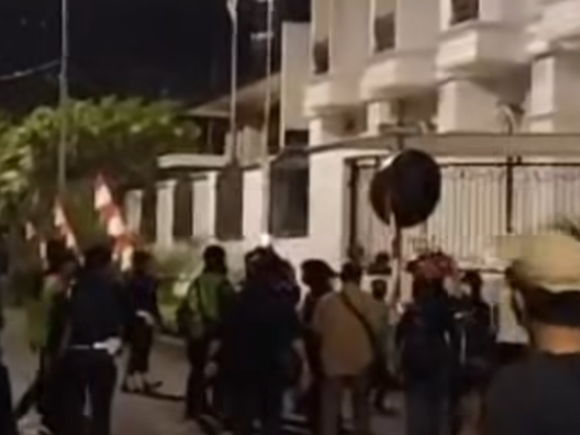 Setelah Ahmad Sahroni, Giliran Rumah Eko Patrio yang Digeruduk dan Dijarah Massa