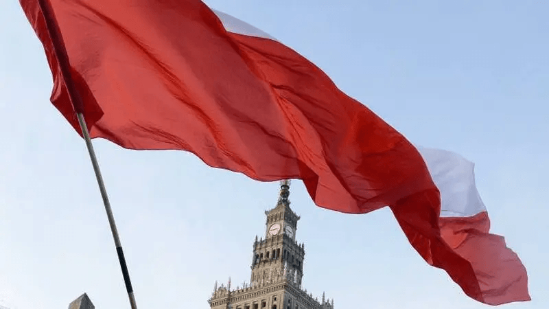 Menlu Polandia Peringatkan Rusia: Jangan Protes jika Pesawat Ditembak Jatuh di Wilayah NATO