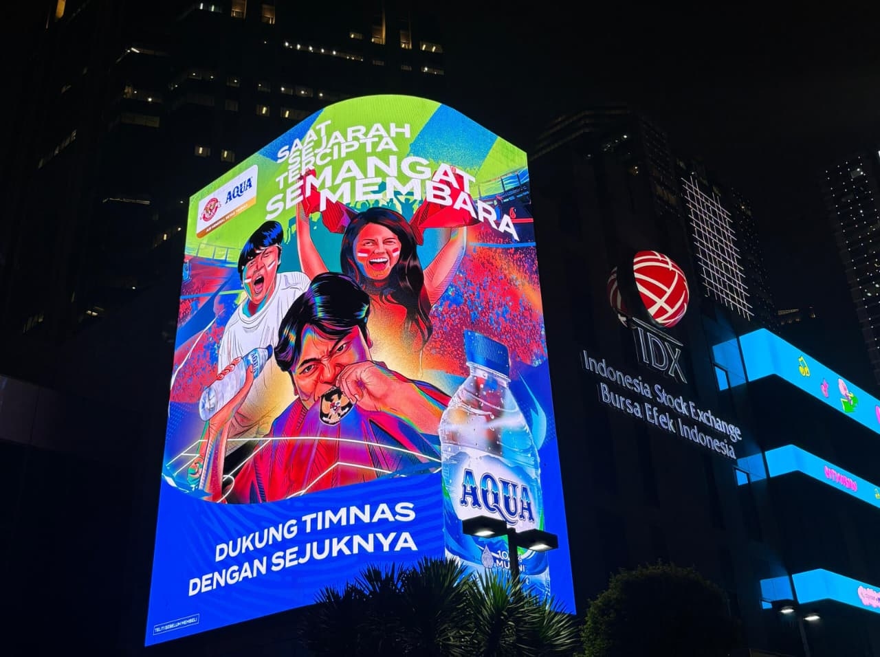 Di Laga Kualifikasi Piala Dunia 2026, AQUA Kobarkan Semangat Timnas Lewat Digital Art Kolaborasi Seniman Tanah Air