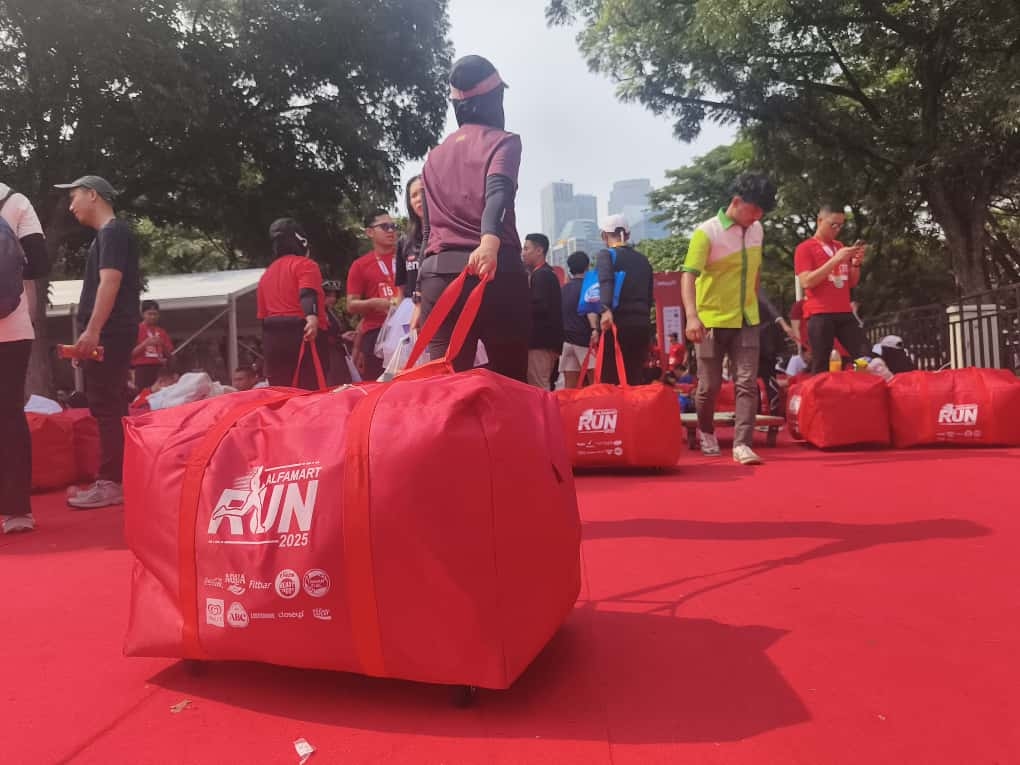 Kalahkan Maraton, Goodie Bag Alfamart Run "Berlari" Menempuh Perjalanan 570 Kilometer ke Yogya