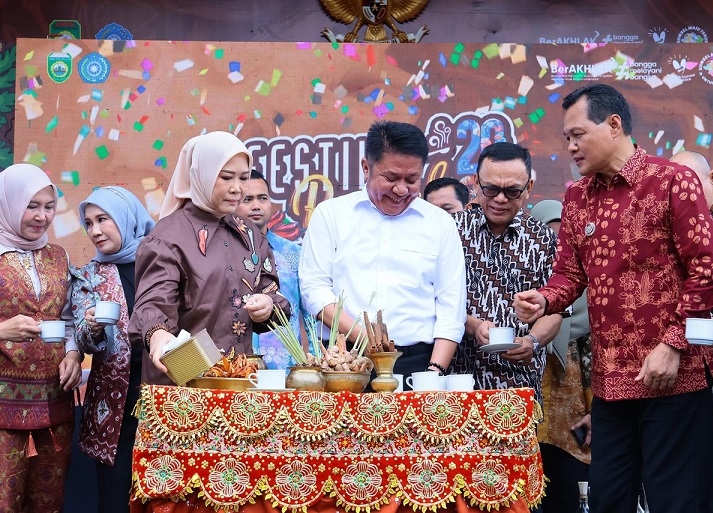 Gubernur Herman Deru Buka Festival Rempah Sumsel 2025, Tegaskan Komitmen Hilirisasi Produk Lokal