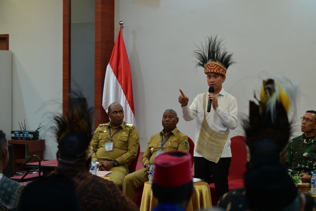 Gibran Ajak Tokoh Adat Kawal Dana Otsus: Manfaatnya Wajib Dirasakan Rakyat Papua