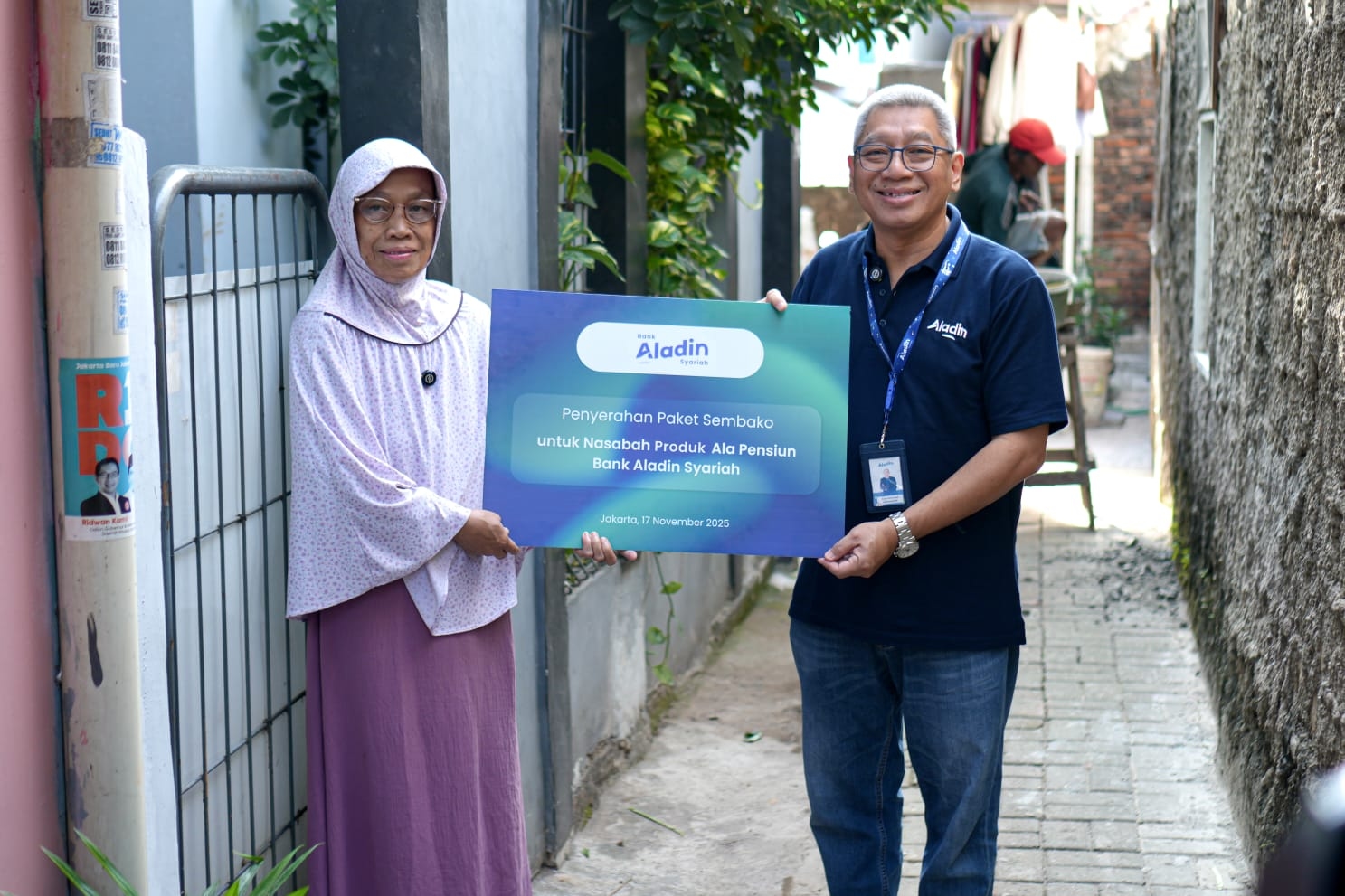 Bank Aladin Syariah Tebar Sembako untuk Sapa Nasabah Ala Pensiun Lebih Dekat