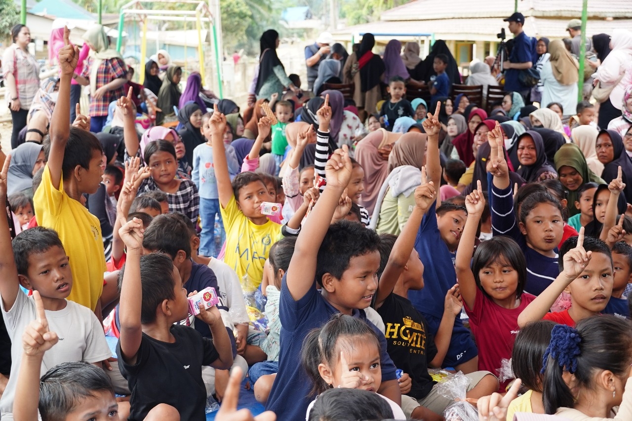 PTPN IV PalmCo Hadirkan Trauma Healing bagi Anak-anak Pengungsi Aceh Tamiang