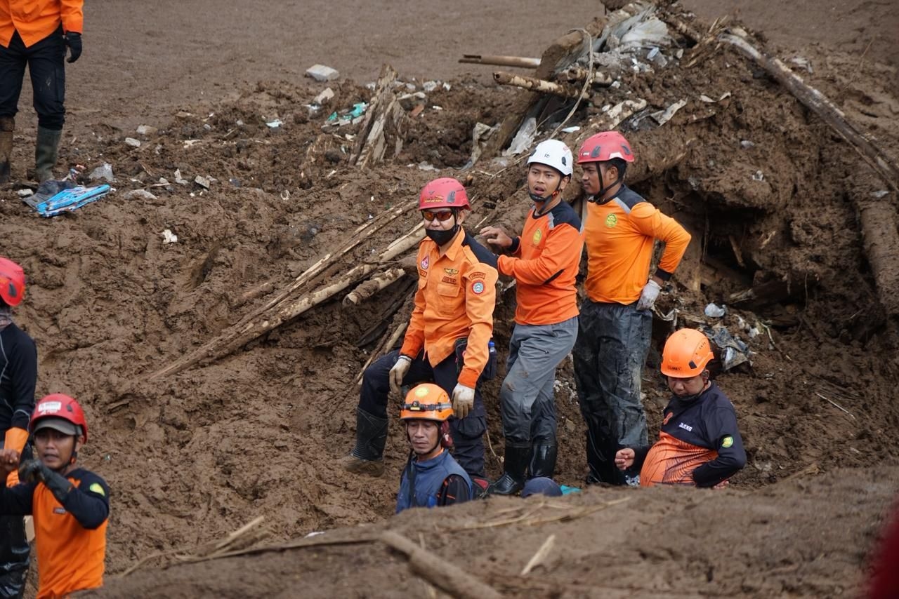Imbas Longsor Cisarua, Badan Geologi Ingatkan Potensi Gerakan Tanah Lanjutan