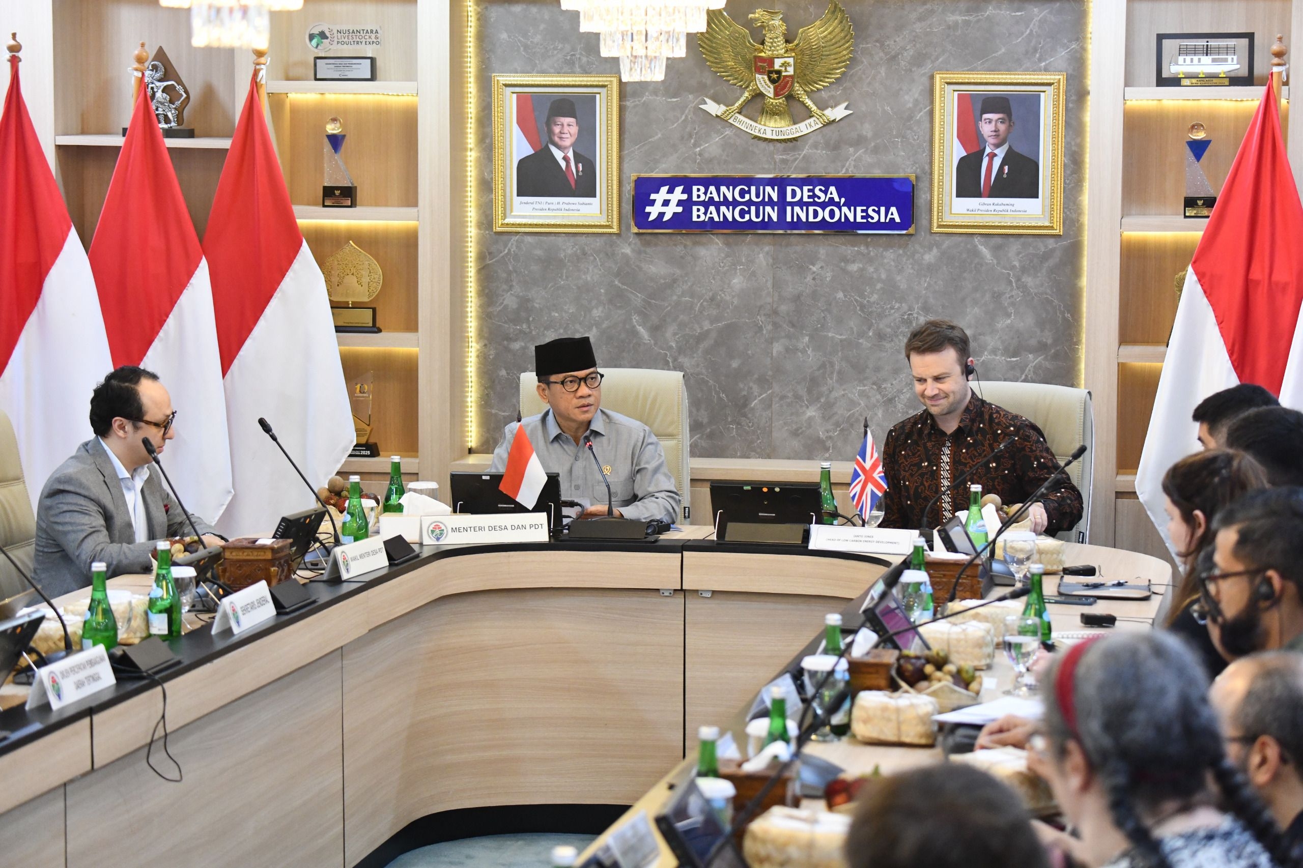 Mendes Terima 15 CEO Asal Inggris, Bahas Solusi Kelistrikan di Wilayah Terpencil dan Kepulauan