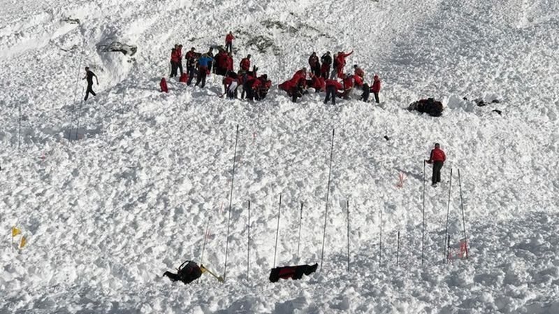 Tragedi di Jalur Populer Mont Blanc: Longsoran Salju Tewaskan 2 Pemain Ski, Kondisi Alpen Disebut Sangat Berbahaya