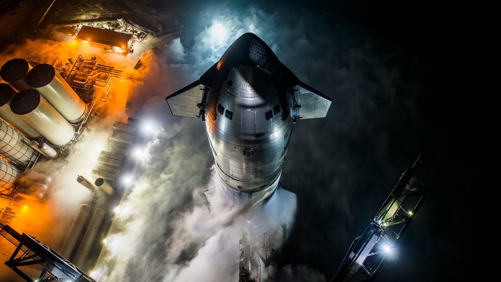 SpaceX Tunda Misi Mars, Fokus Bangun Kota di Bulan