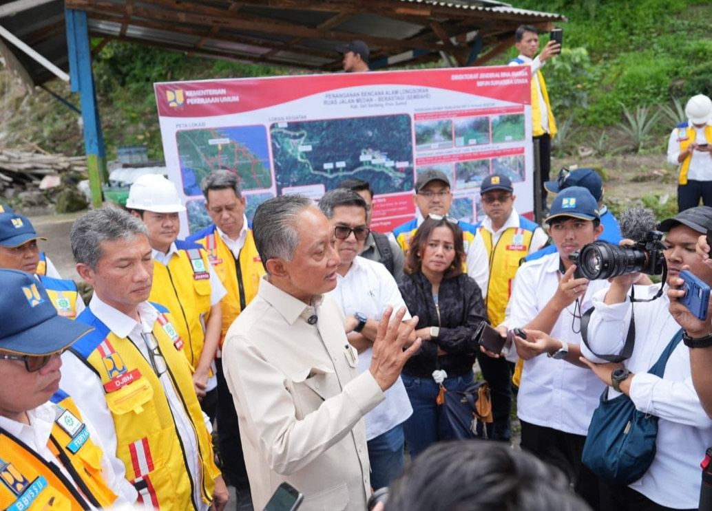 Menteri PU Tinjau Longsor Bandung Barat, 9 Alat Berat Dikerahkan
