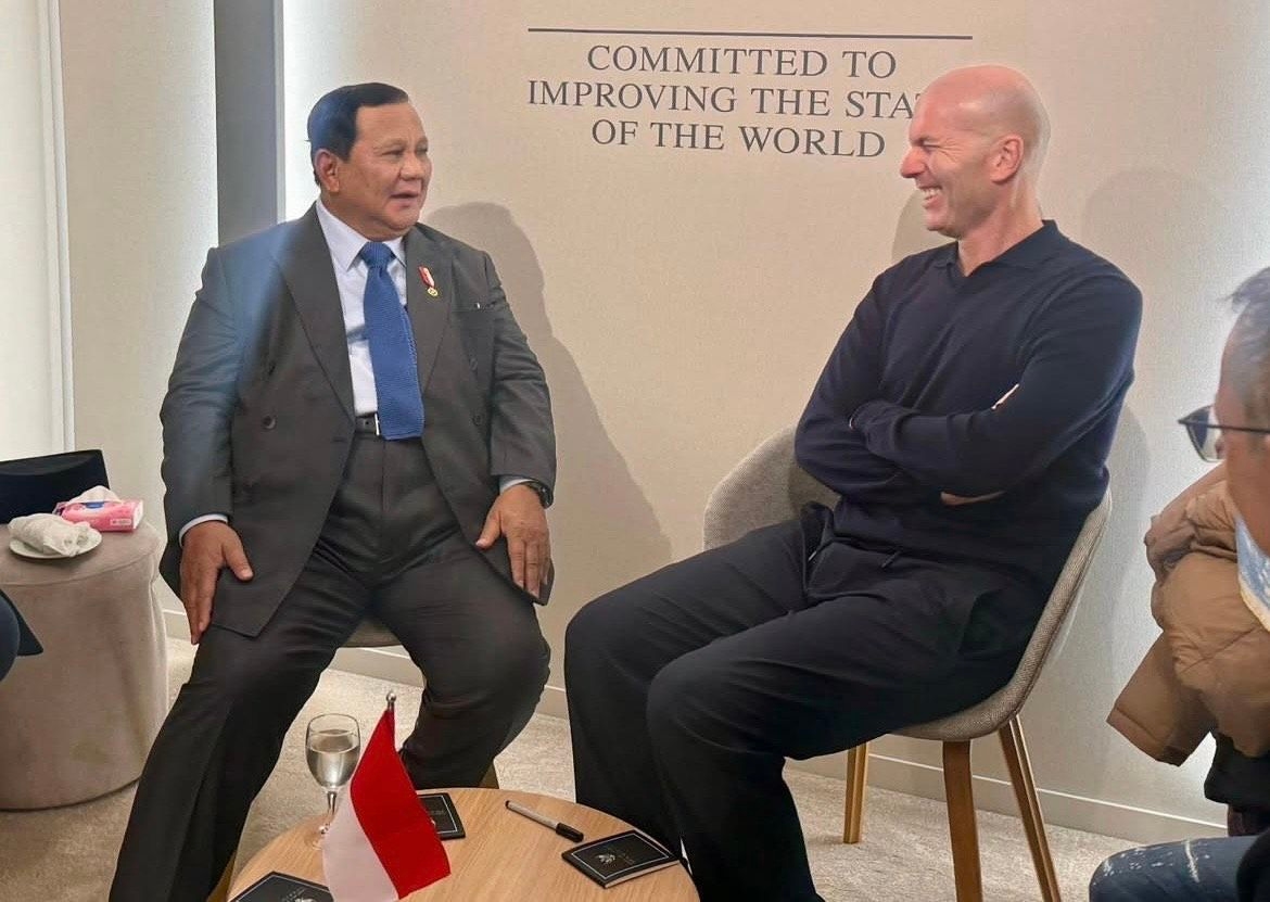 Diskusi dengan Zinedine Zidane, Prabowo Ingin Sekolah di Indonesia Punya Lapangan Sepak Bola