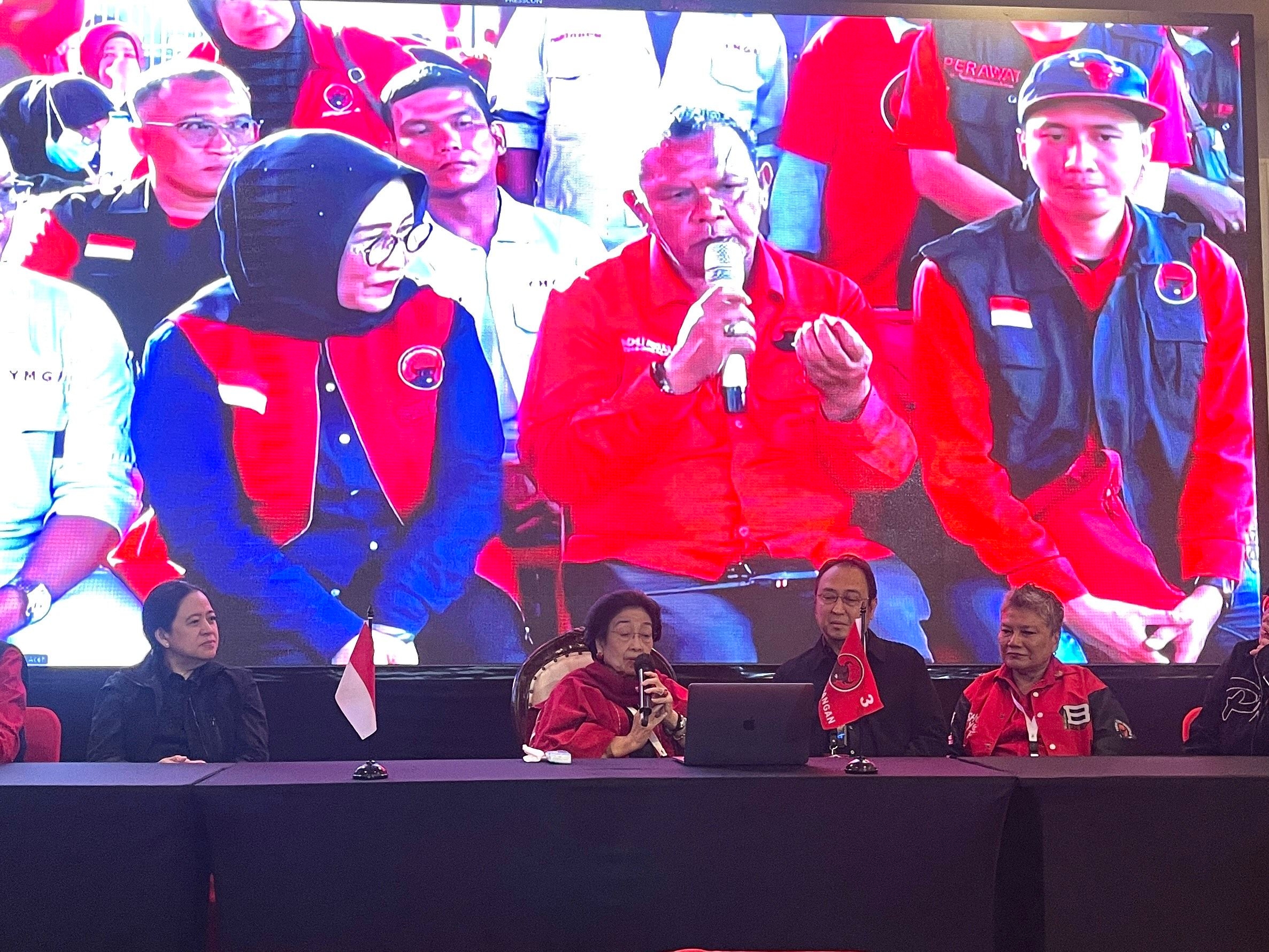 Pantau Penanganan Bencana Sumatera, Megawati Instruksikan Bantuan Logistik dan Obat Tetap Aman
