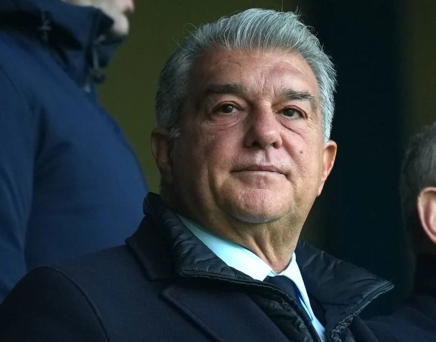 Bursa Transfer: Joan Laporta Akui Dro Fernandez Ingin Hengkang, Situasi Tak Menyenangkan