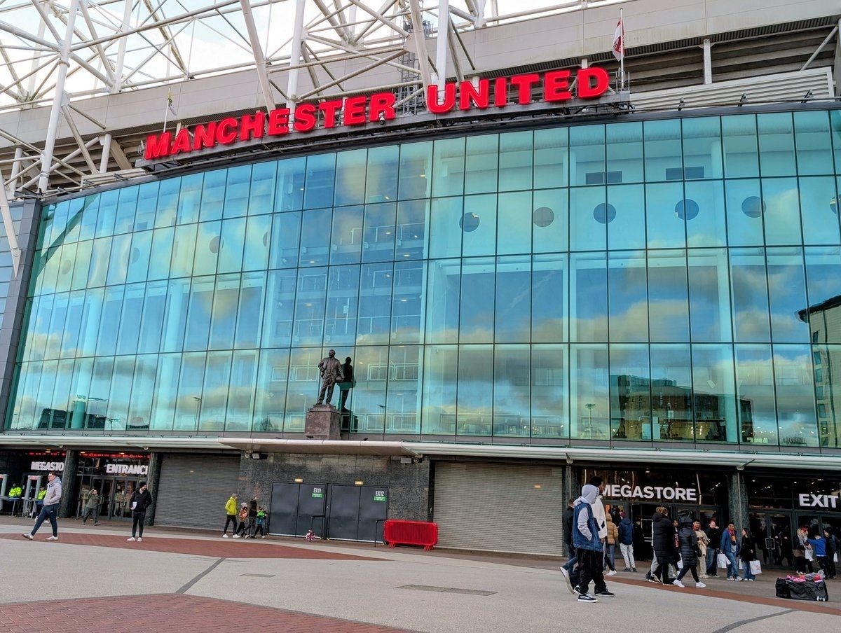 Jadwal Siaran Langsung Sepakbola Eropa Malam Ini: MU vs Man City, Real Madrid vs Levante