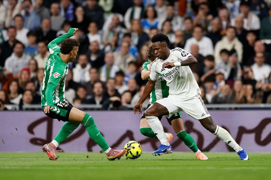 Vinicius Junior Masih Diejek di Bernabeu, Xabi Alonso Yakin Sikap Suporter Madrid Bakal Berubah