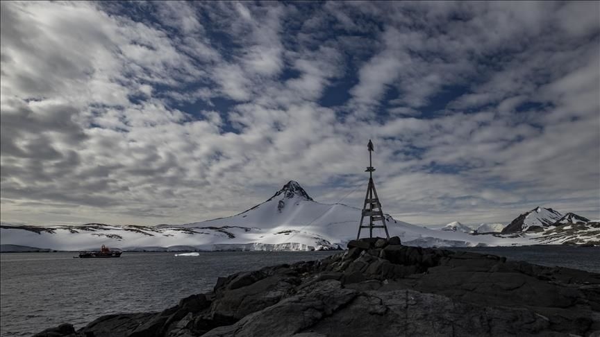 China Uji Sukses Kendaraan Snow Leopard 6x6 di Antartika, Tempuh 10.000 Km di Medan Ekstrem