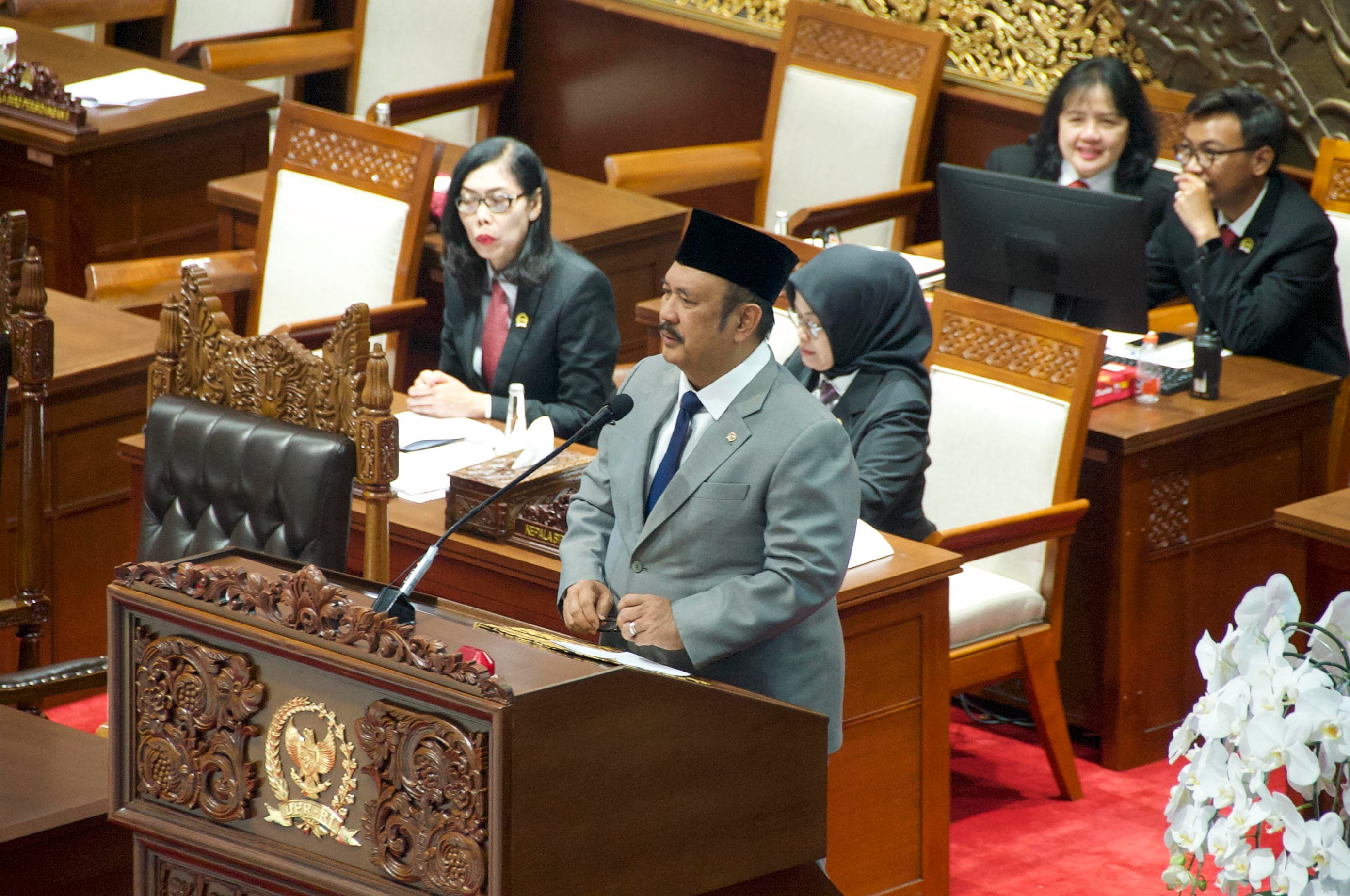 Kepala Bappenas, Rachmat Pambudy berpidato dalam Rapat Paripurna ke-9 Masa Sidang I Tahun Sidang 2026-2027 di Gedung Parlemen Senayan, Jakarta, Selasa (6/10/2026). AKURAT.CO/Sopian