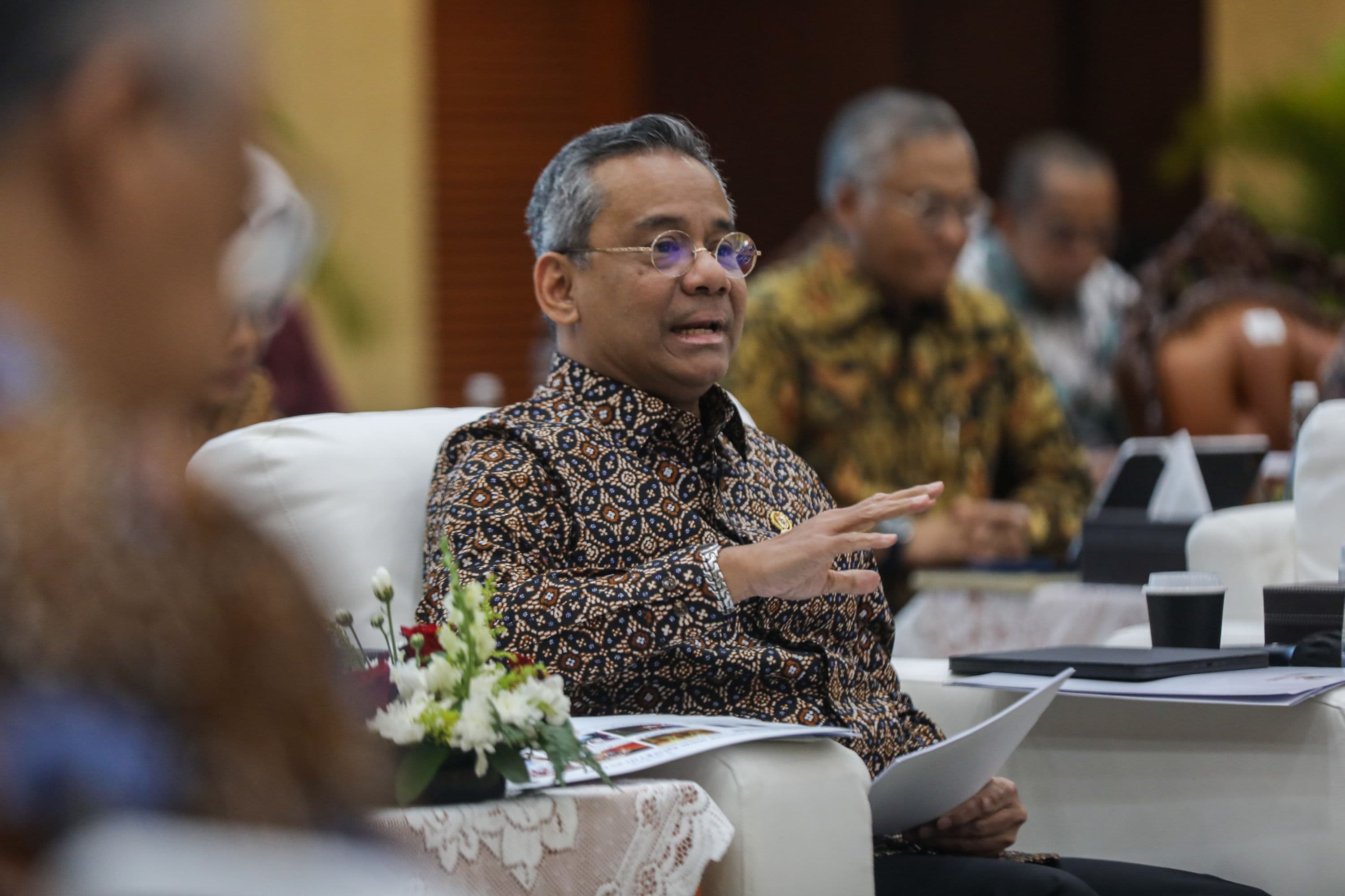 Menteri Keuangan Suahasil Nazara menyampaikan konferensi pers APBN KiTa edisi Oktober 2026 di Jakarta, Jumat (9/10/2026). AKURAT.CO/Endra Prakoso