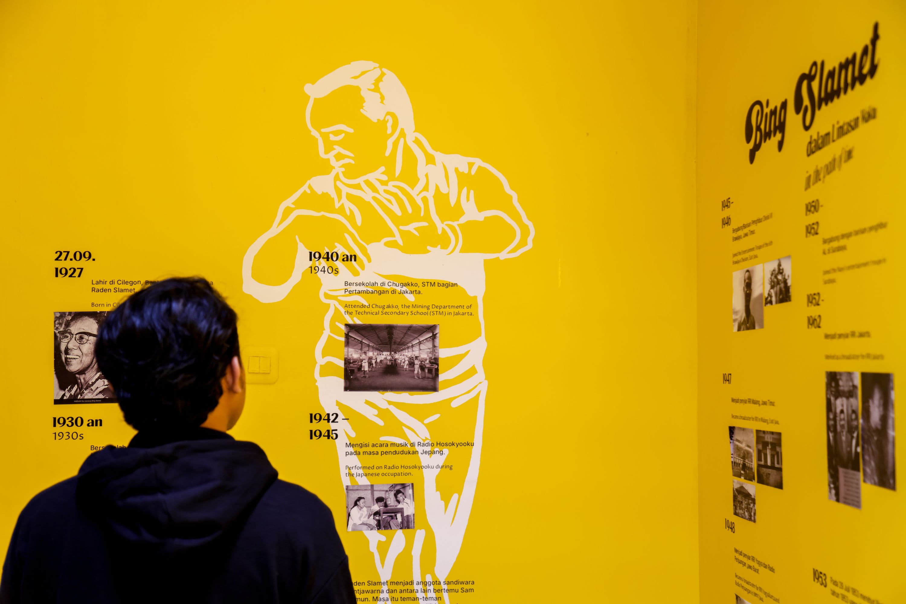 Pengunjung melihat koleksi Museum Bing Slamet di Jakarta, Selasa (6/10/2026). AKURAT.CO/Endra Prakoso