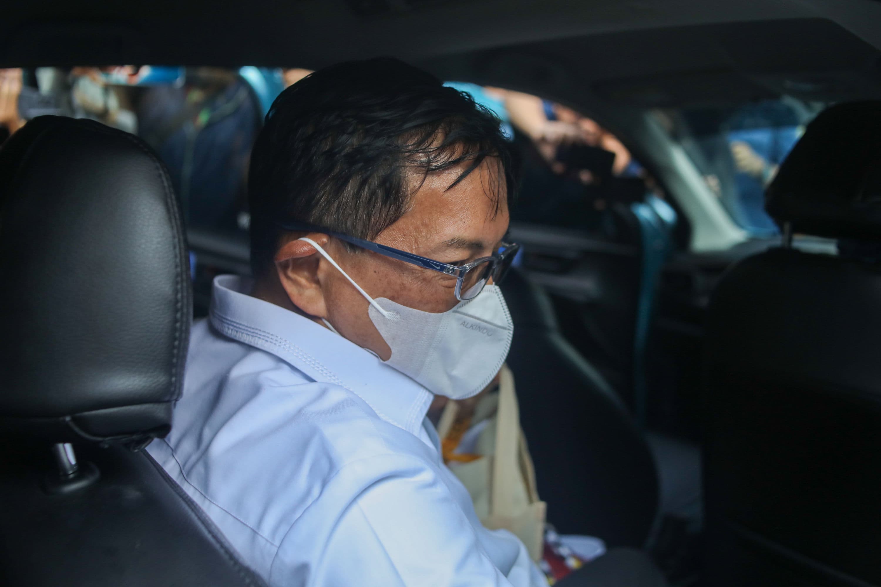 Sekretaris Utama (Sestama) Badan Nasional Penanggulangna Bencana (BNPB) Rustian usai menjalani pemeriksaan di Gedung Merah Putih KPK, Jakarta, Rabu (14/10/2026). AKURAT.CO/Endra Prakoso