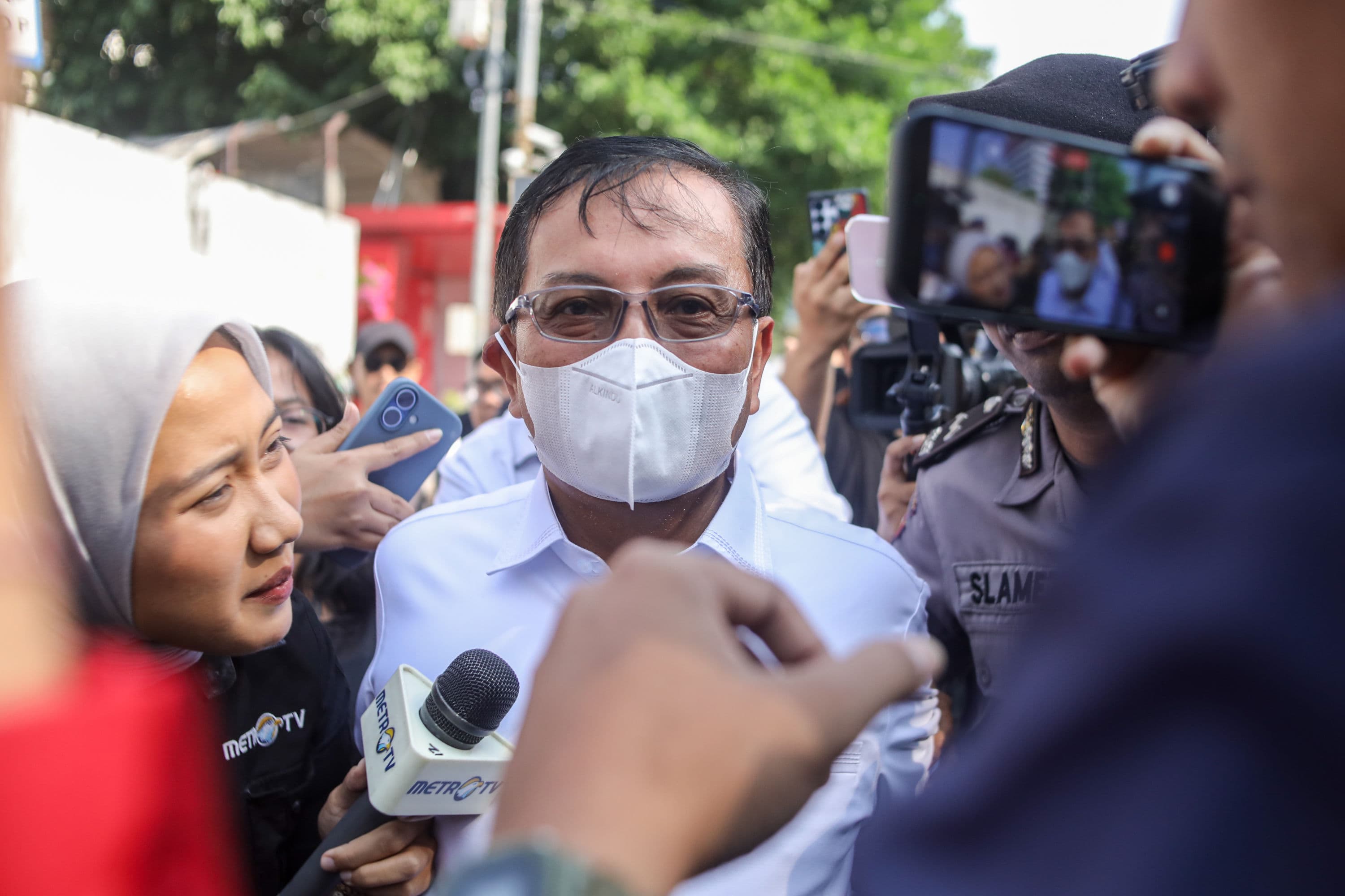 Sekretaris Utama (Sestama) Badan Nasional Penanggulangna Bencana (BNPB) Rustian usai menjalani pemeriksaan di Gedung Merah Putih KPK, Jakarta, Rabu (14/10/2026). AKURAT.CO/Endra Prakoso