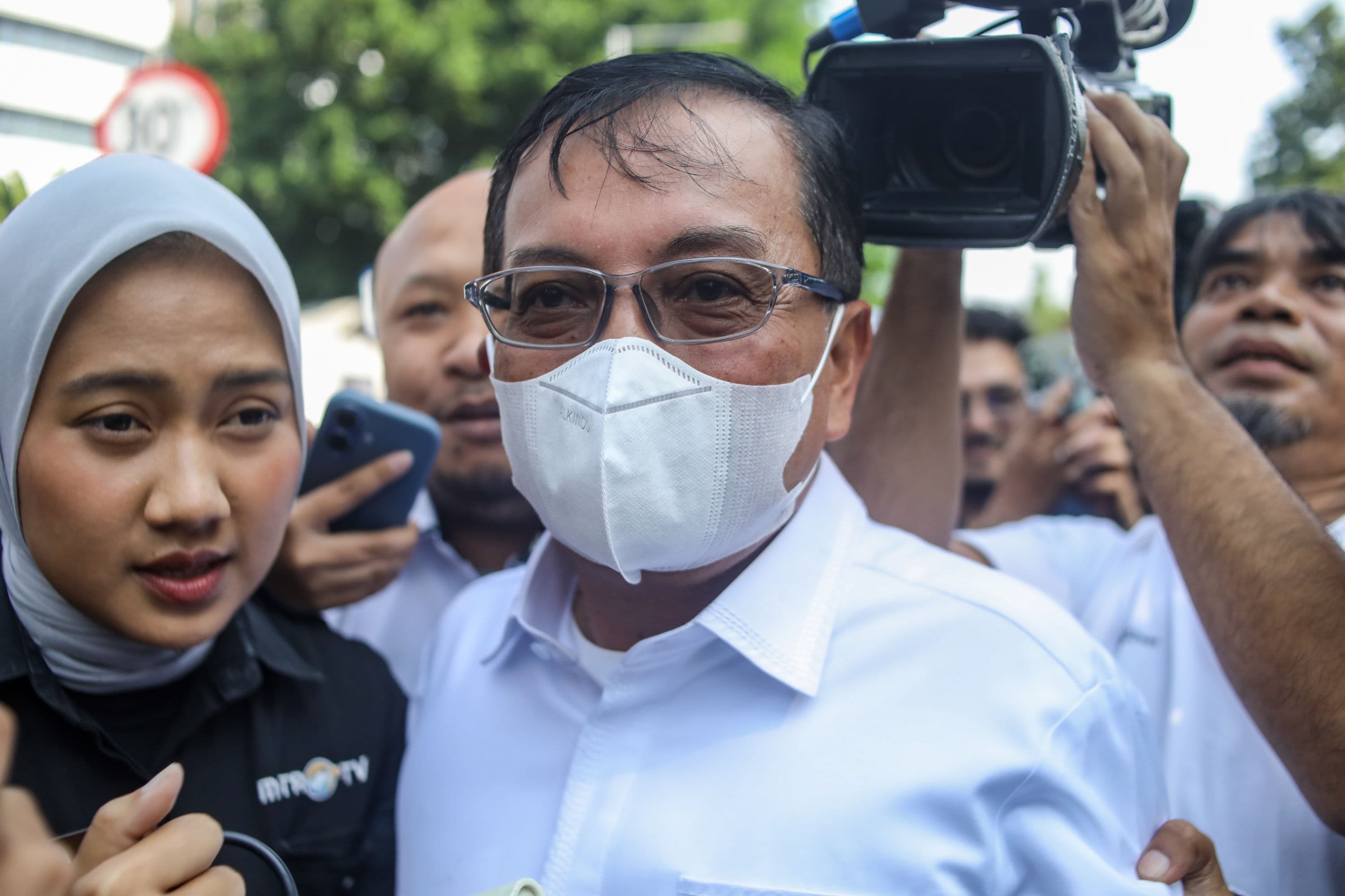 Sekretaris Utama (Sestama) Badan Nasional Penanggulangna Bencana (BNPB) Rustian usai menjalani pemeriksaan di Gedung Merah Putih KPK, Jakarta, Rabu (14/10/2026). AKURAT.CO/Endra Prakoso