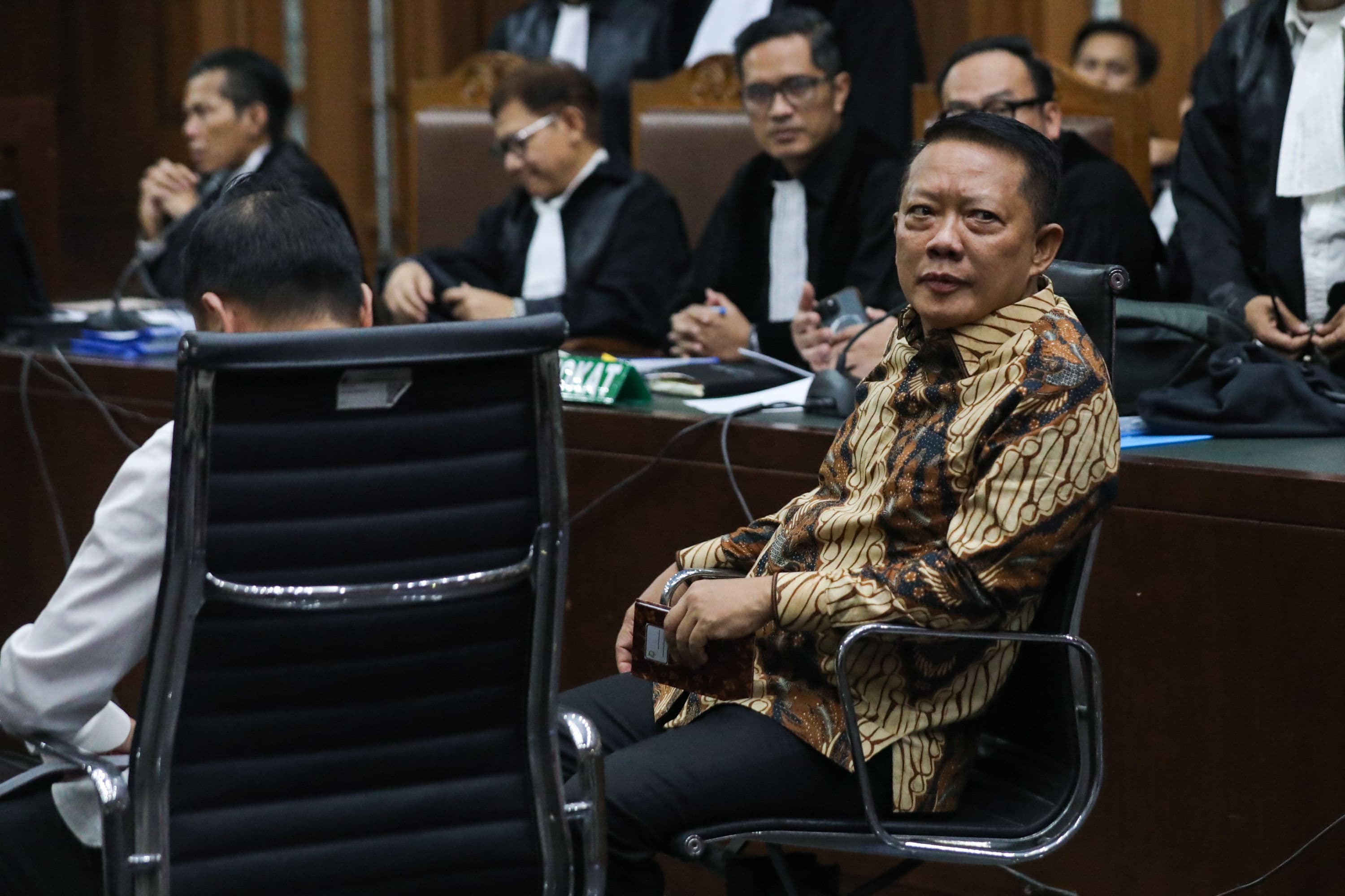 Terdakwa mantan Jampidsus Febrie Adriansyah bersiap menjalani sidang perdana kasus Tindak Pidana Pencucian Uang (TPPU) di Pengadilan Tipikor, Jakarta, Rabu (7/10/2026). AKURAT.CO/Endra Prakoso