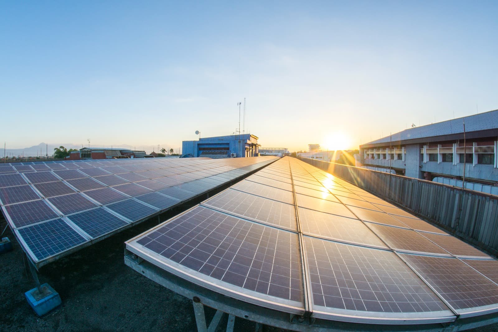 Dukung Transisi Energi, KAI Target Tambah Kapasitas PLTS 500 kWp pada 2026