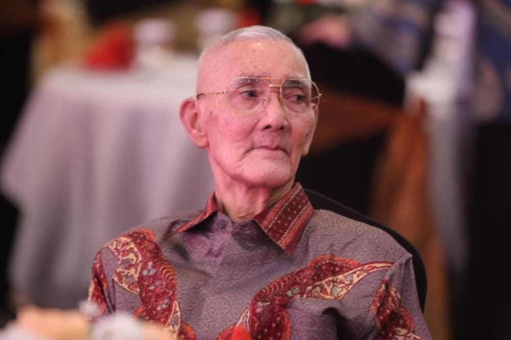 Try Sutrisno di Mata Pramono Anung: Bapak Bangsa yang Merangkul Semua Orang