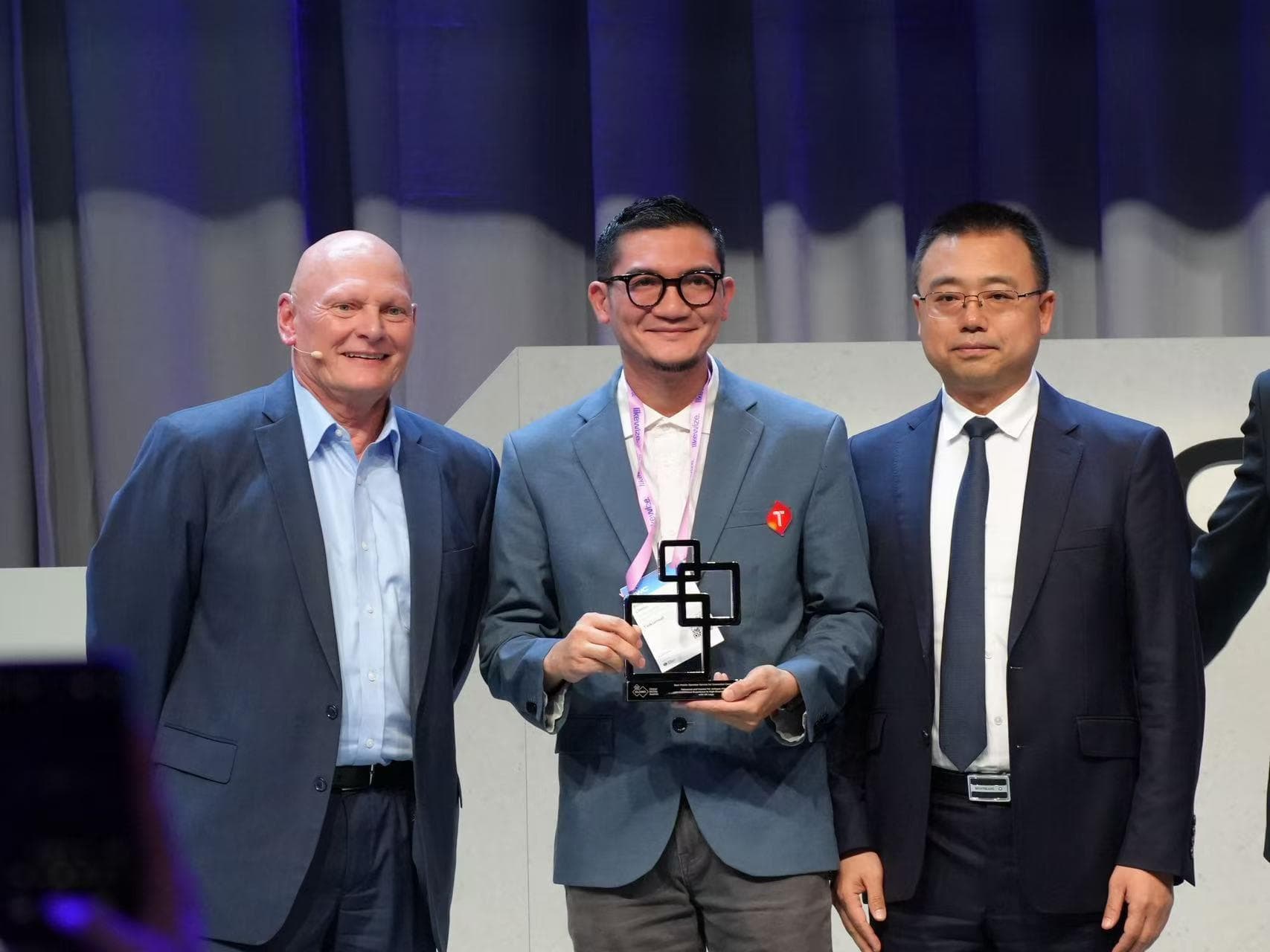 Jaringan Prioritas Telkomsel dan Huawei Raih Global Mobile (GLOMO) Awards 2026, Koneksi Konsisten Lancar Bahkan di Tempat Paling Ramai