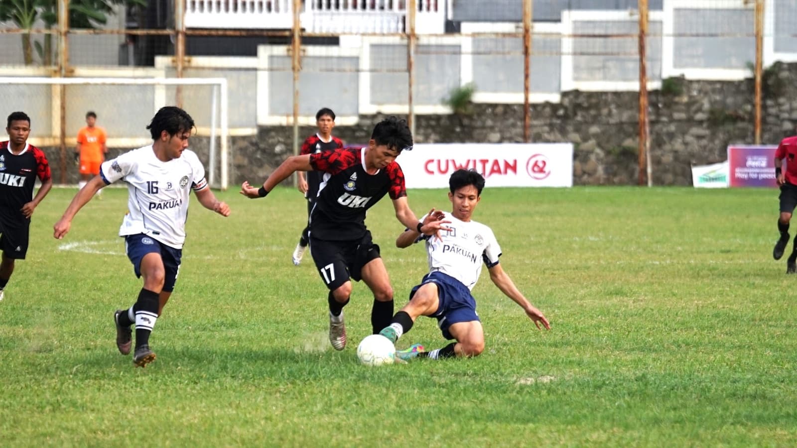 Lelaki Bercerita di Tengah Hujan Gol, Pekan Perdana Liga Universitas 2026 