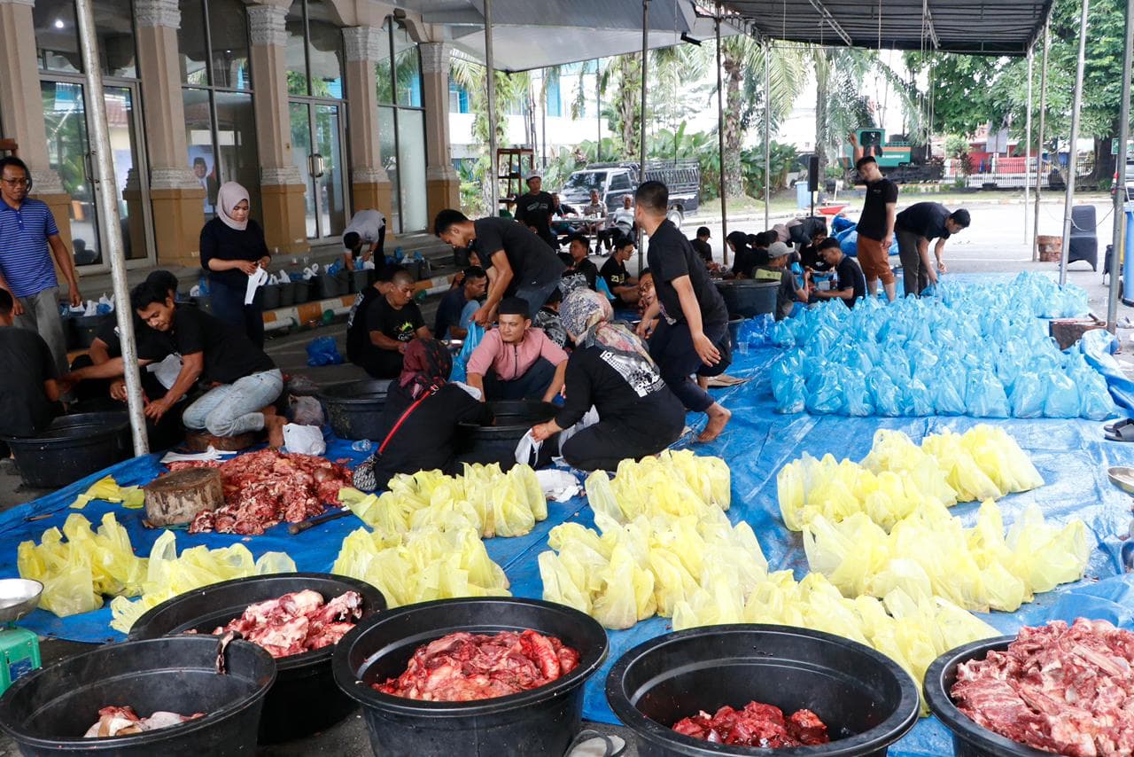 PTPN IV PalmCo Salurkan 150 Ton Daging Kurban