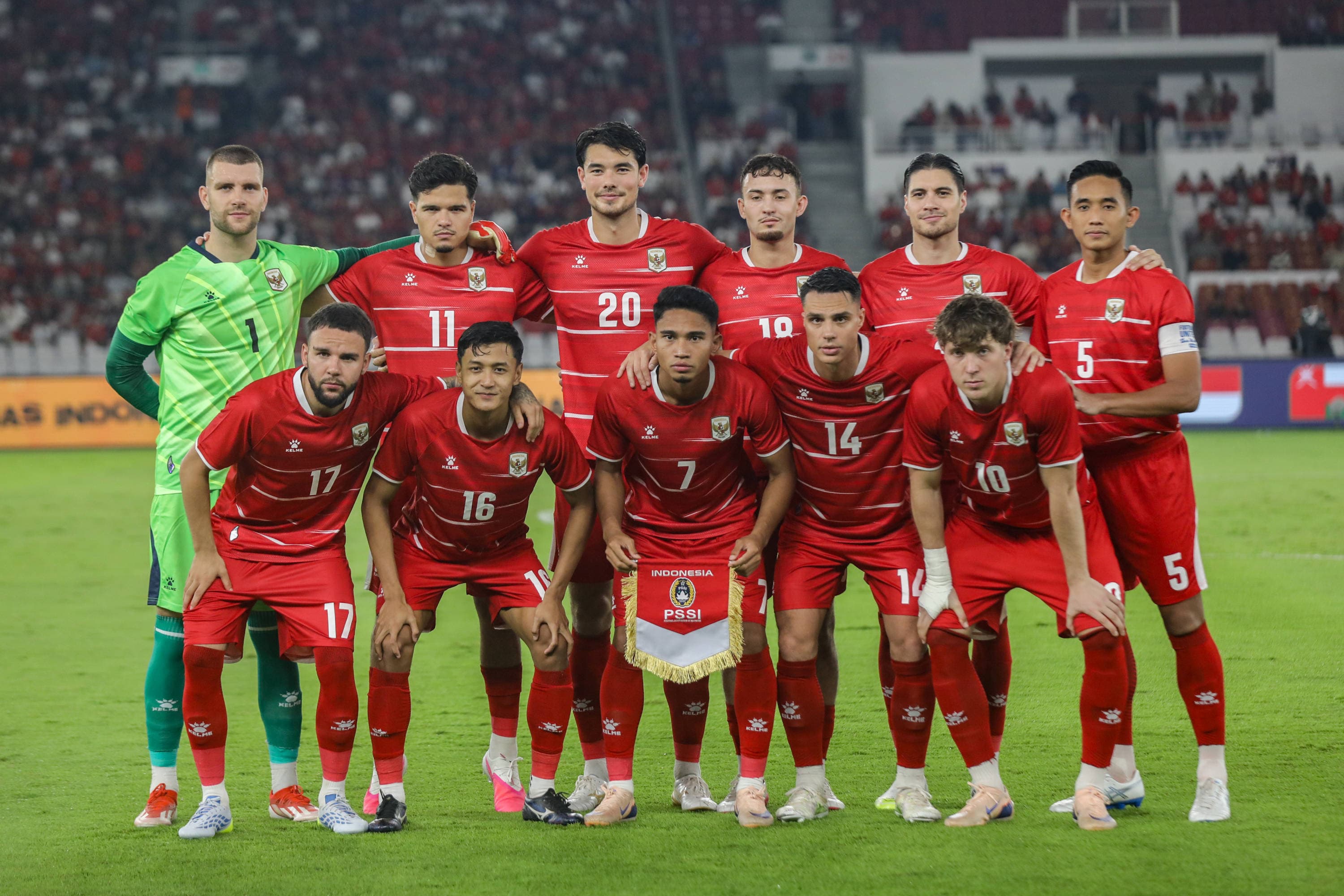 Pesepak bola Timnas Indonesia berfoto sebelum bertanding melawan Timnas Mozambik dalam laga FIFA Matchday di Stadion Utama Gelora Bung Karno (SUGBK), Senayan, Jakarta, Selasa (9/6/2026). AKURAT.CO/Endra Prakoso