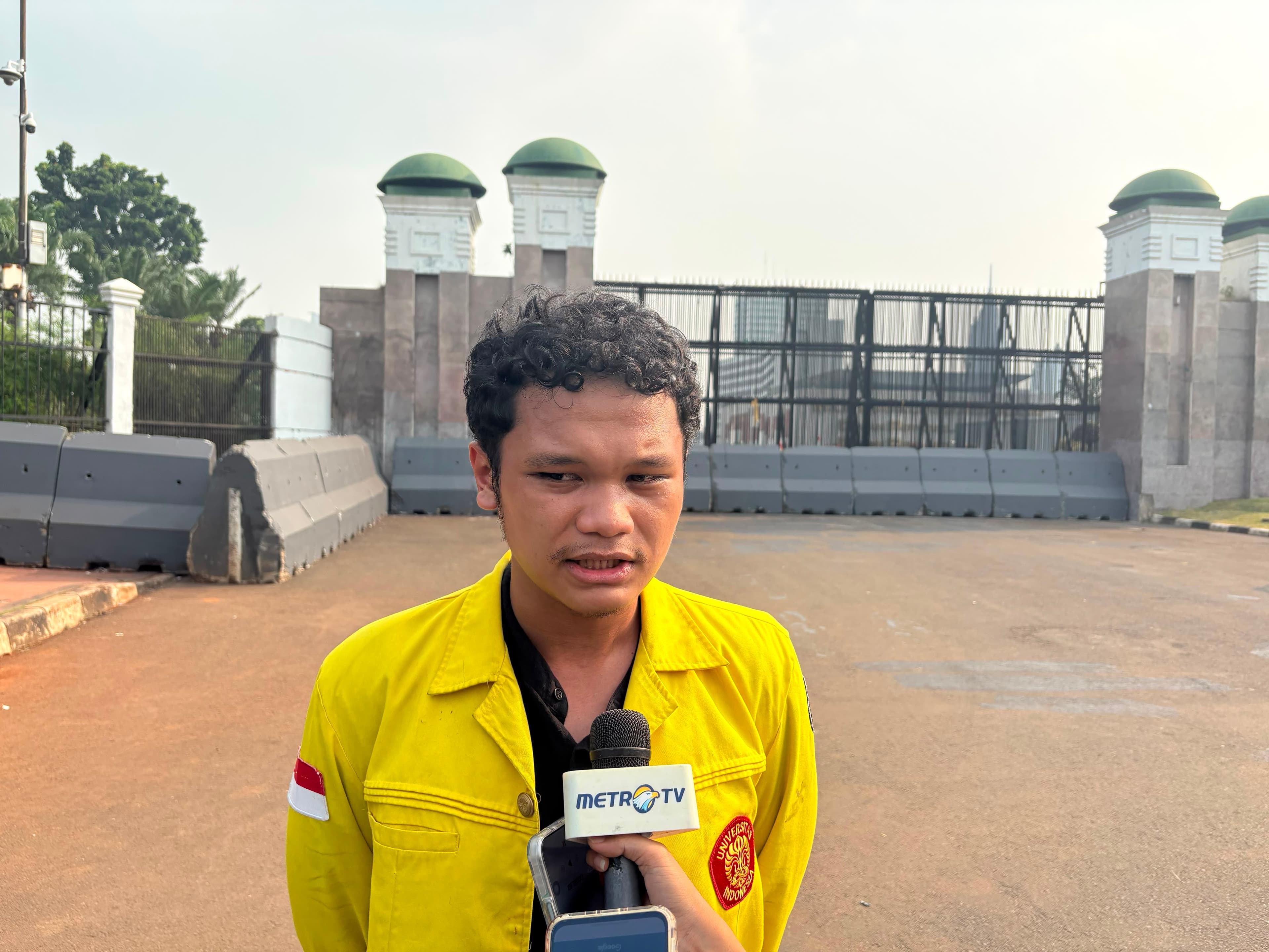 Tiga Kali Diadang Aparat, Massa Unjuk Rasa Tetap Bergerak ke Bundaran HI
